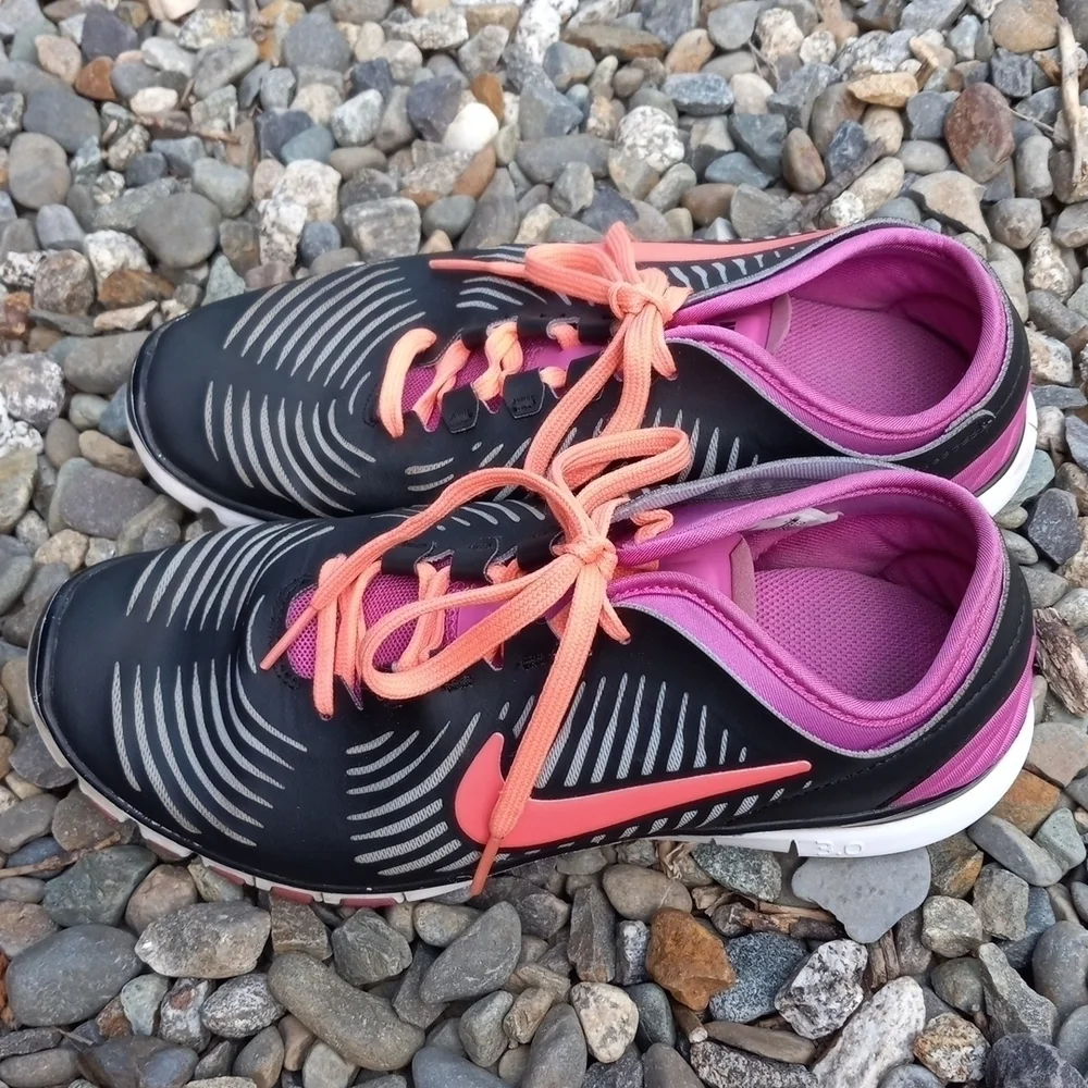 Nike free 3.0 sneakers size 7.5